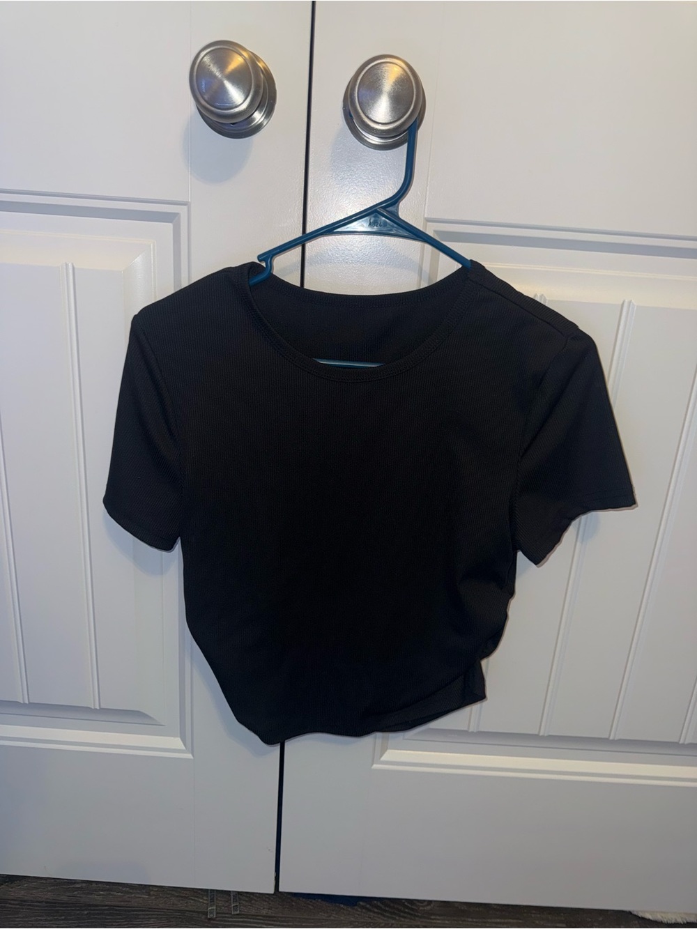 Black Women's Short Sleeve Crewneck Crop Top